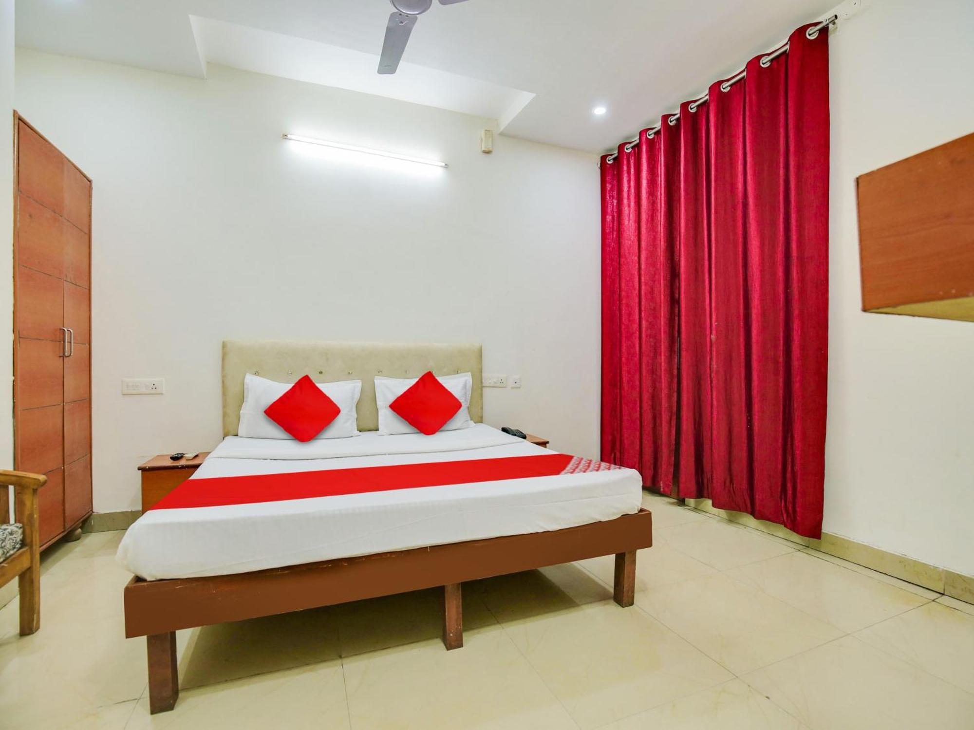 Hotel O Platinum Inn Nayagaon Exterior foto